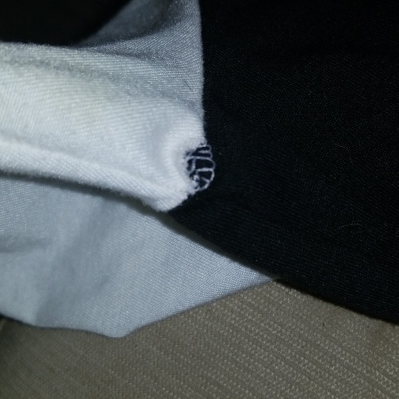 Stranded SM "I'm With Creepy" Black & White V-Neck Raglan T-shirt - Picture 4 of 13